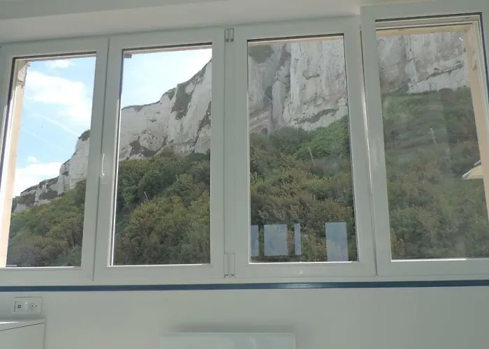 FRONT DE MER ET FALAISE 317 1er Étage Lit fait WifI Taxe de Séjour incluse
